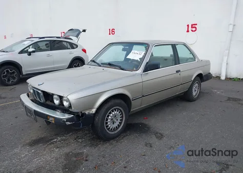 1986 BMW 325 E Automatic z USA, uszkodzony, nr VIN WBAAB6401G1220681